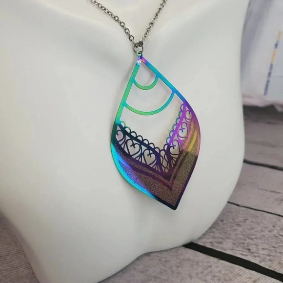 Iridescent Earring and Necklace Set - Picture 4 of 6